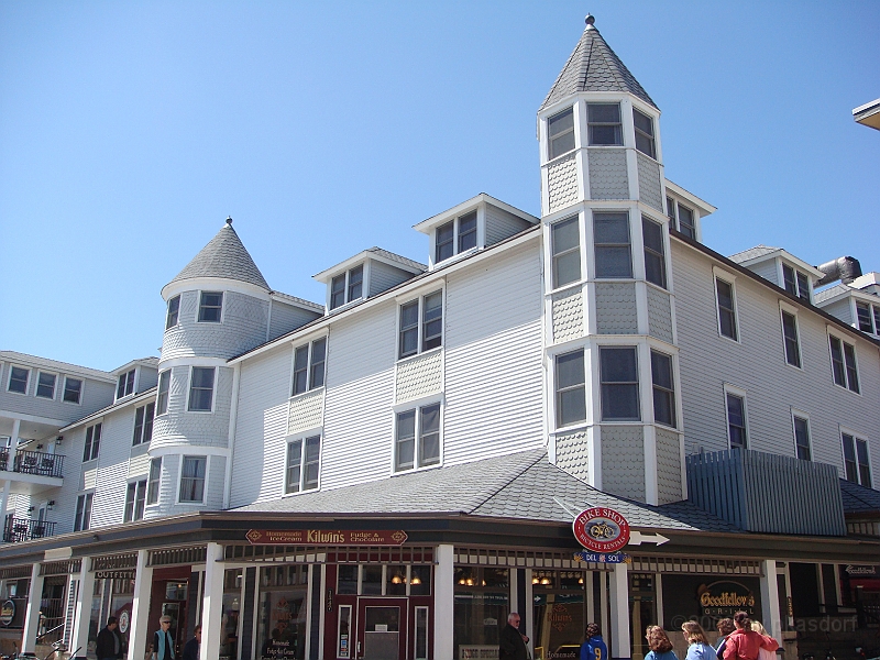 118 Memorial Day [2008 May 23].JPG - Scenes from Mackinac Island.